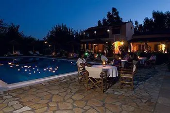 Ξενοδοχείο με διαμερίσματα Corfu Club 3*
