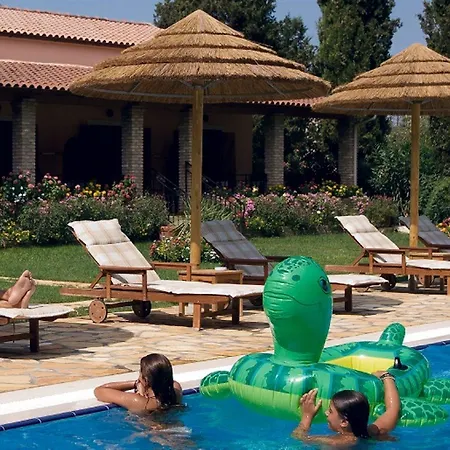 Corfu Club Aparthotel 3*